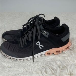 On Cloud On Running Shoes Women’s Size 6